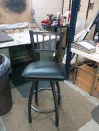 810 Contessa Swivel Bar Stool